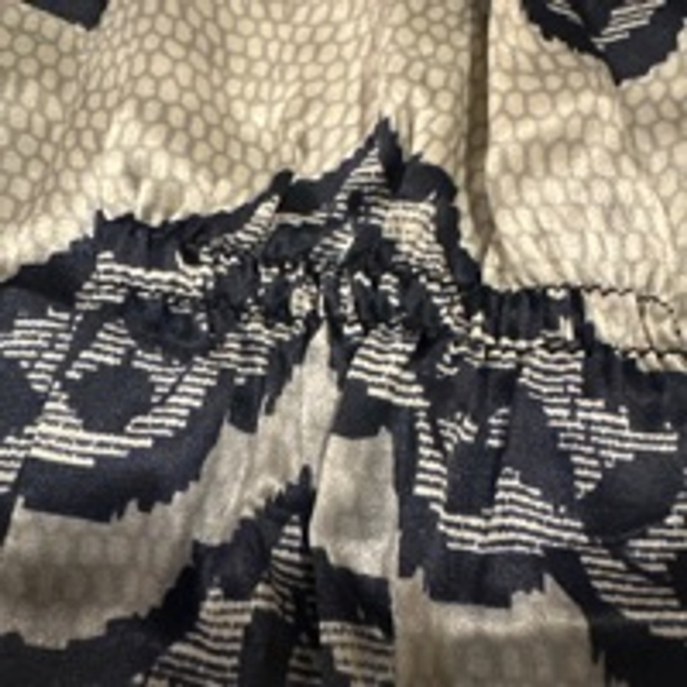 Women's Cabi Chantilly Silk Snakeskin Print Tunic Size M Blue Gray 817 - Picture 2 of 8